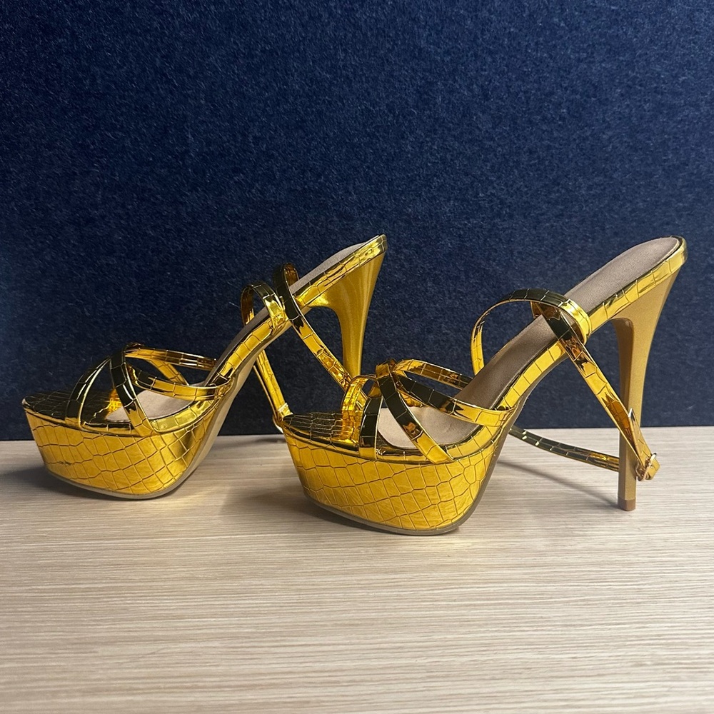 Gold Size 39 Stiletto Pump Faux Croc Snakeskin Sandal Heels.